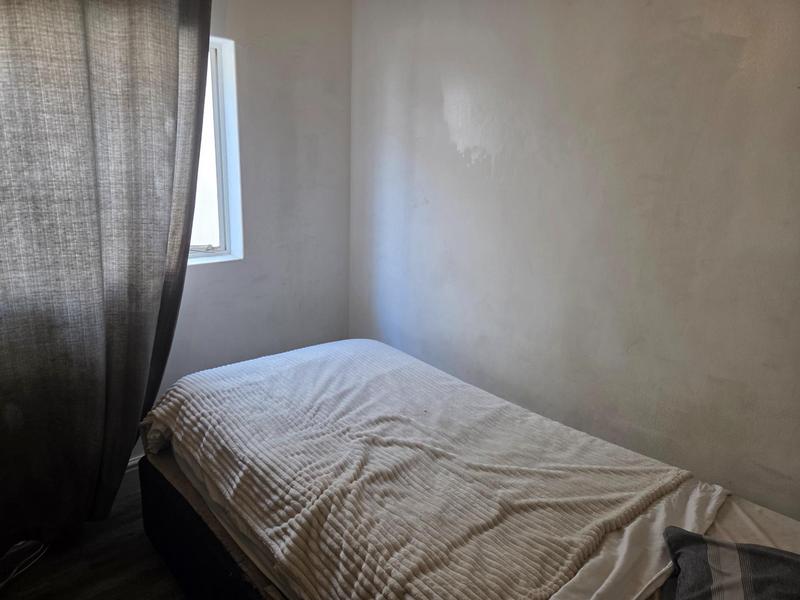 To Let 5 Bedroom Property for Rent in Woodstock Western Cape